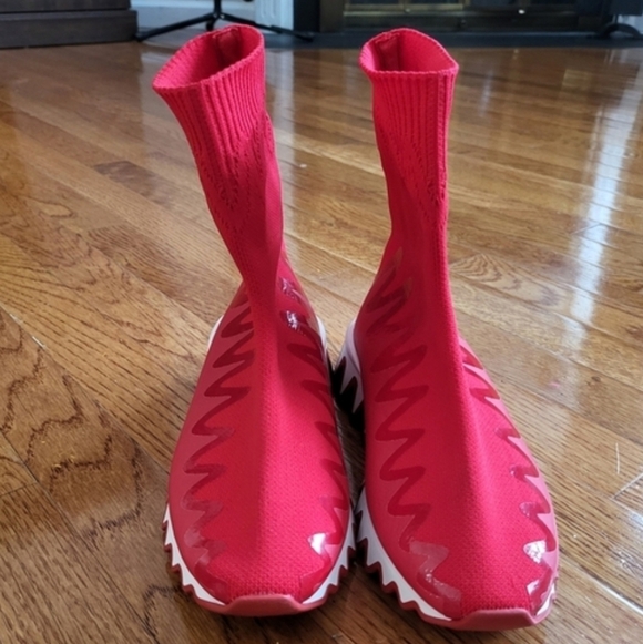 Christian Louboutin Kids Red Knit Sneakers - Picture 3 of 10